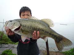 ブラックバス釣り